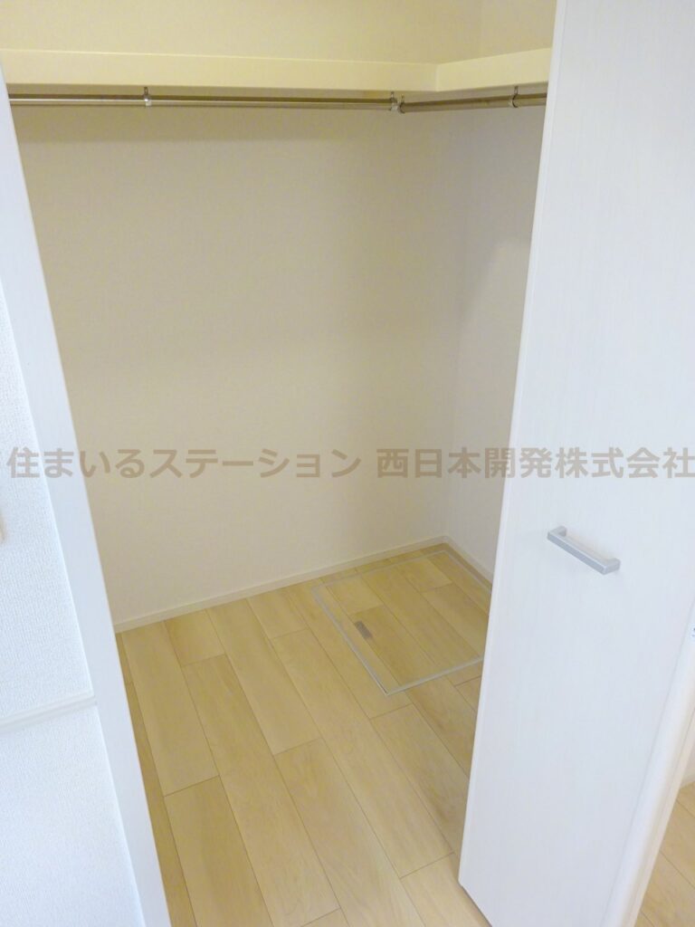 プリマヴェーラB103_洋室ウォークインクローゼット