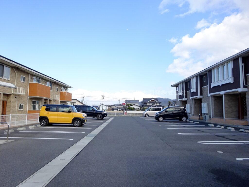 ポム・ダムールC_駐車場
