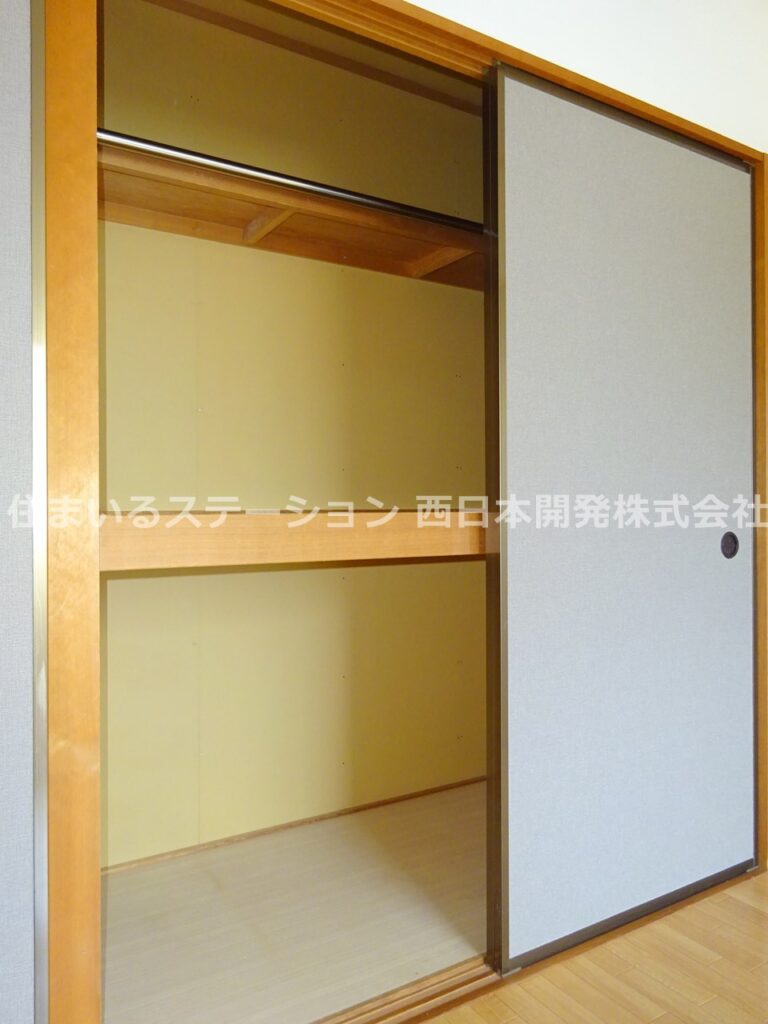 プレジール総社A101_北洋室収納