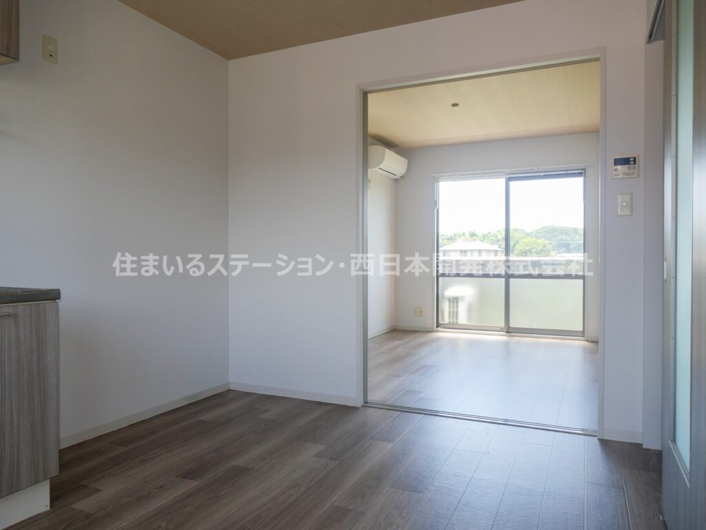 ビックイーストⅡA202_DK南東洋室方面