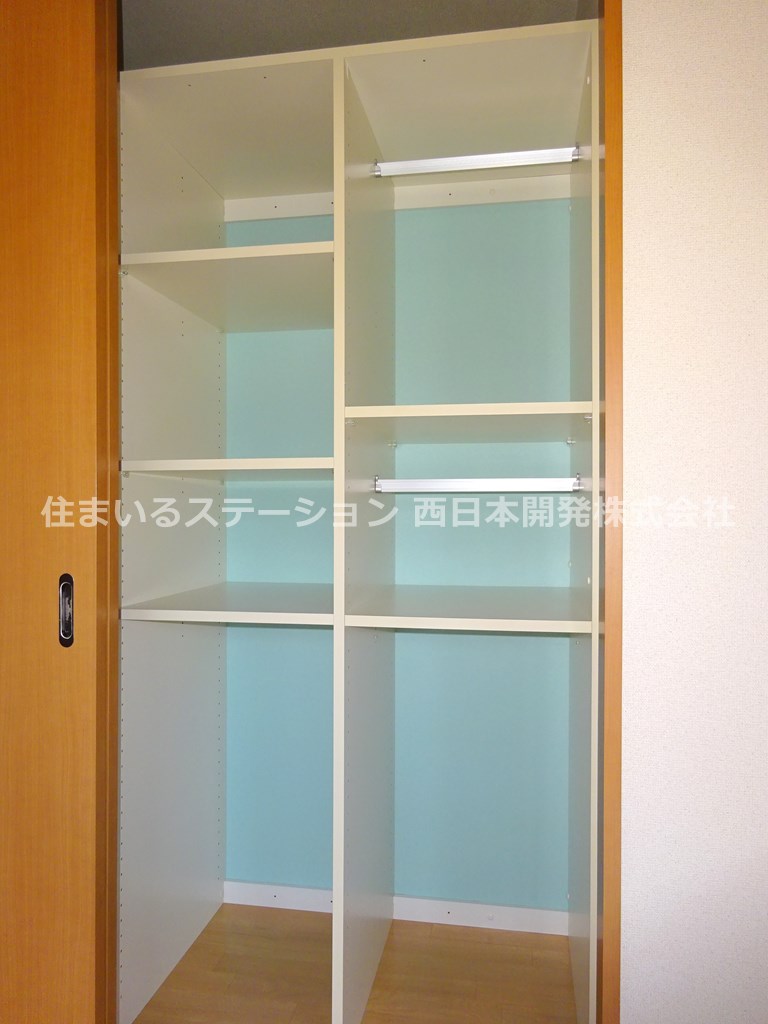 メイプルハウス102_南洋室収納