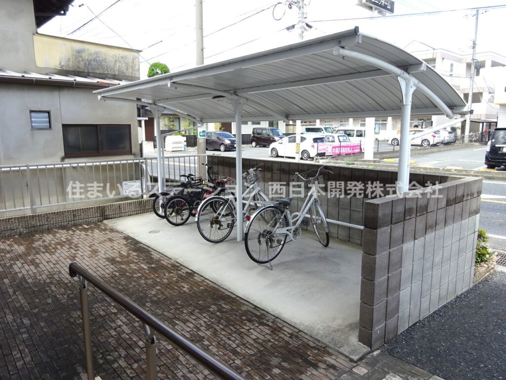 サマンサ_駐輪場