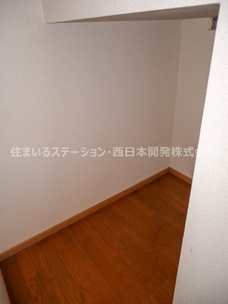 エスポワール２１201_階段下収納
