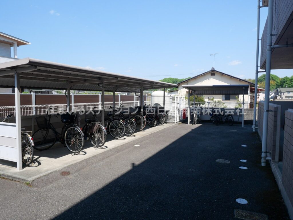 ナウリヴァー_駐輪場