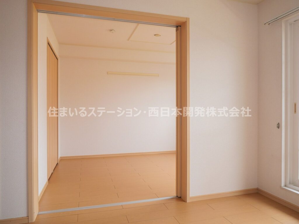 SUN'SGARDEN中央Ⅲ205_LDKから洋室