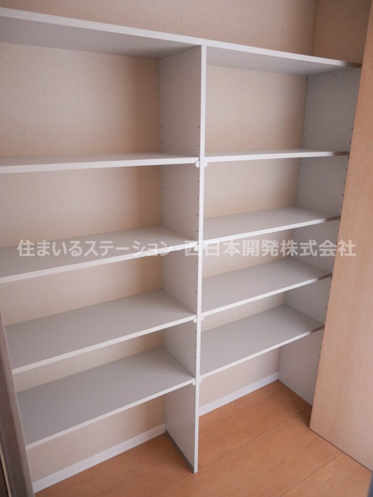 パーシモン203_LDK収納