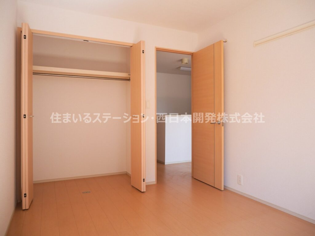 Riversideすみれ101_洋室クローゼット