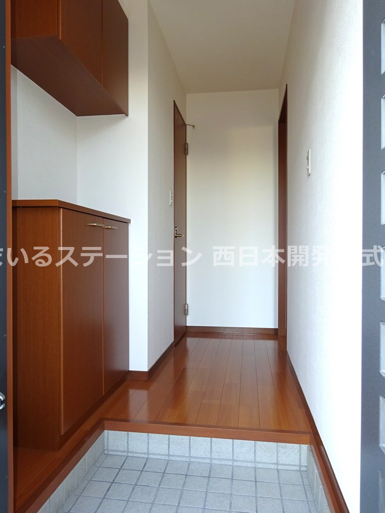 ランドマーク元町B102_玄関