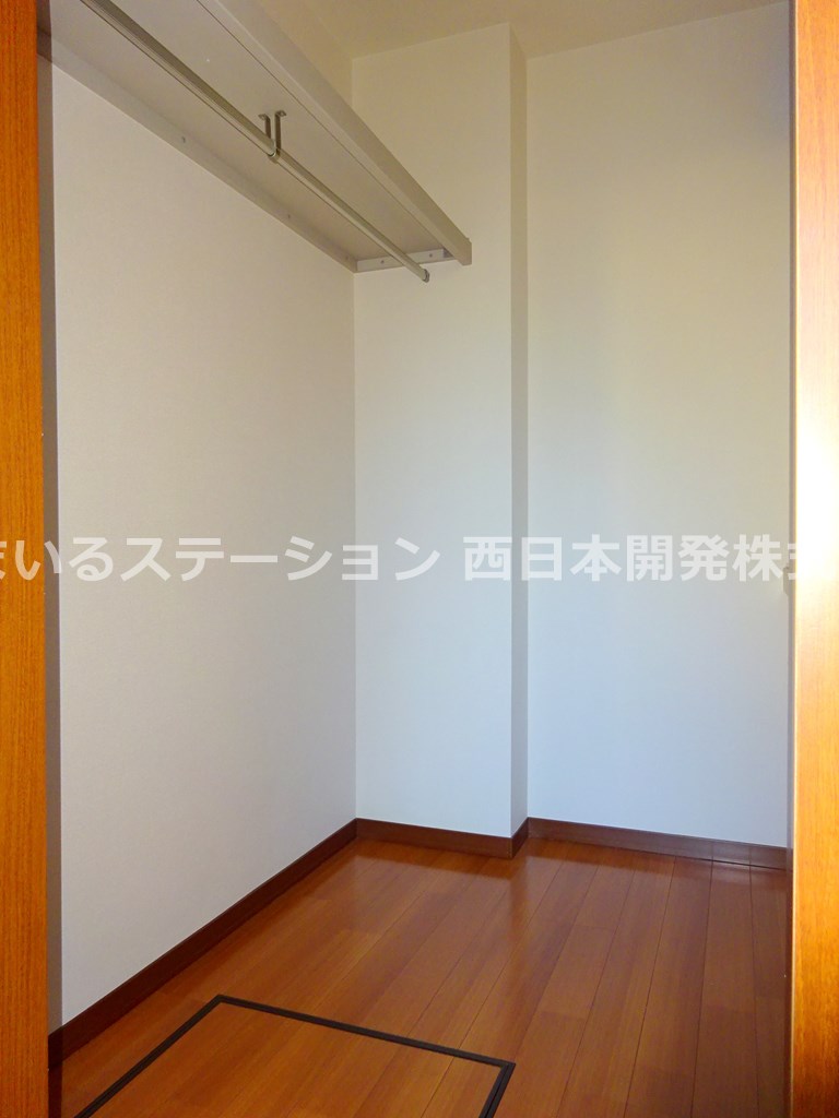 ランドマーク元町B102_洋室ウォークインクローゼット