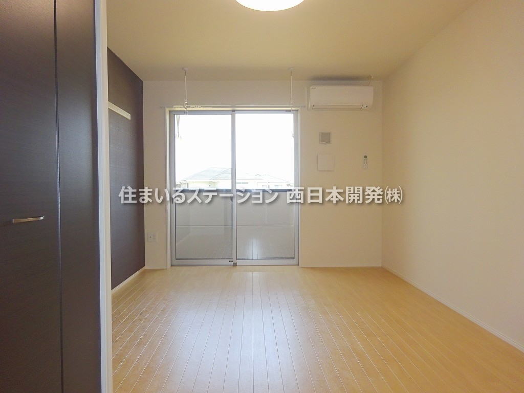 パークサイド総社駅南205_洋室