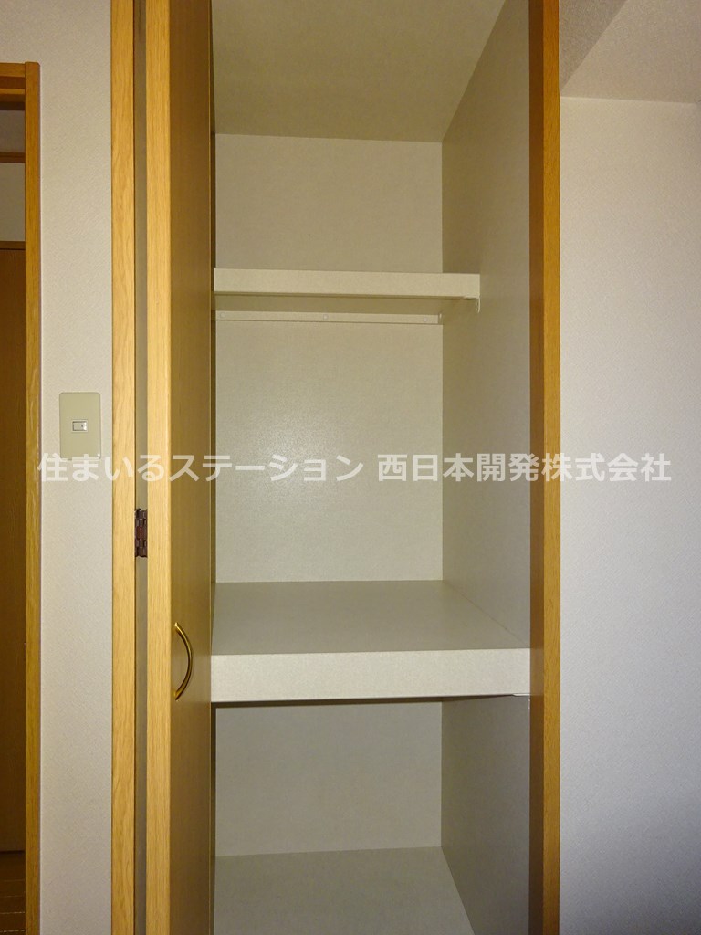 クレールコートⅠ205_LDK収納