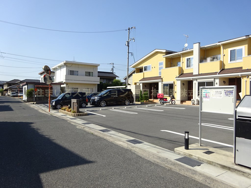 フォンターナ_駐車場