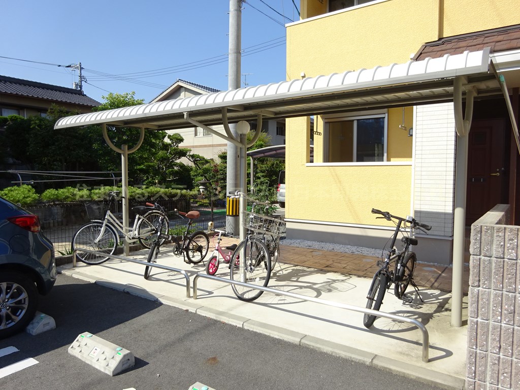 フォンターナ_駐輪場