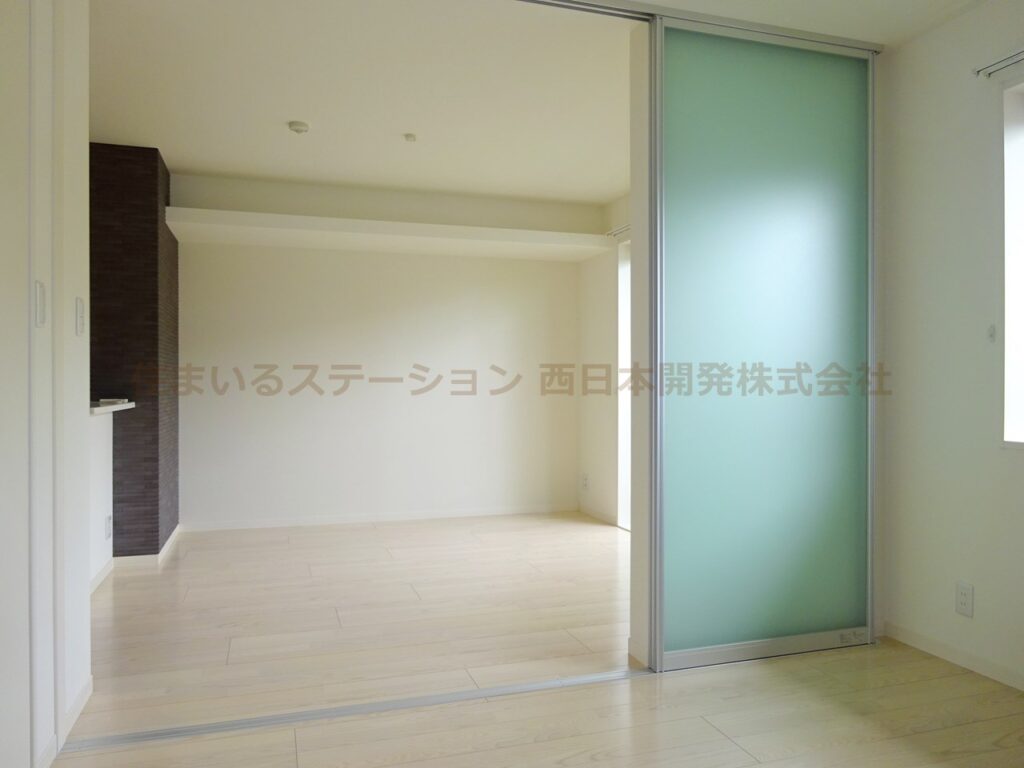 ソルコリーヌ102_洋室からLDK