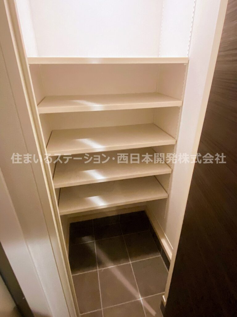 シャーメゾンアリビオ105_玄関収納