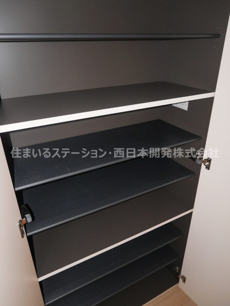 フォンターナ106_玄関収納