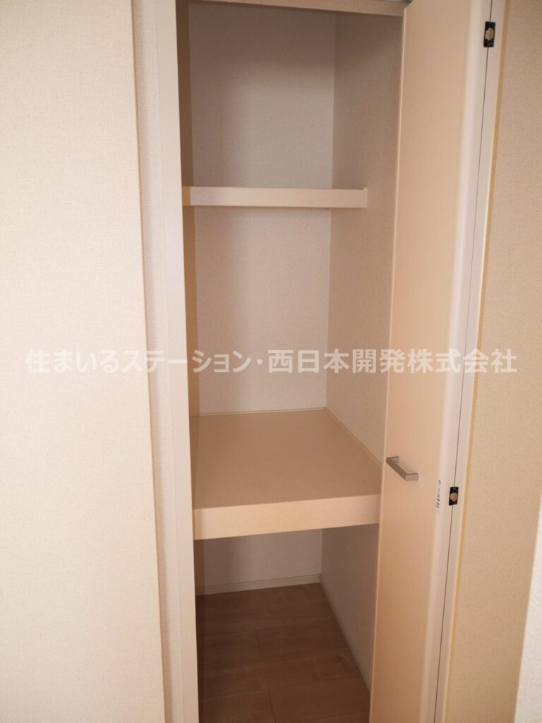 フォンターナ106_LDK収納