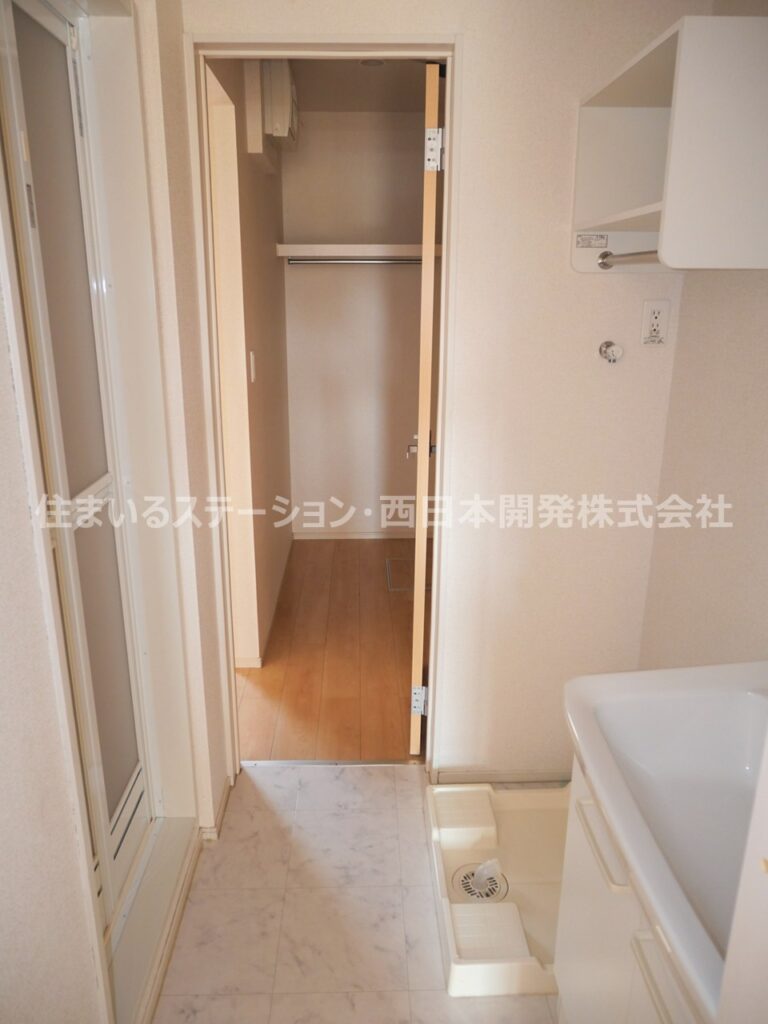 フォンターナ106_LDKから洗面脱衣所