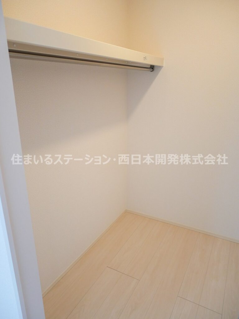 アースガーデンSOJAⅡ203_北洋室ウォークインクローゼット2