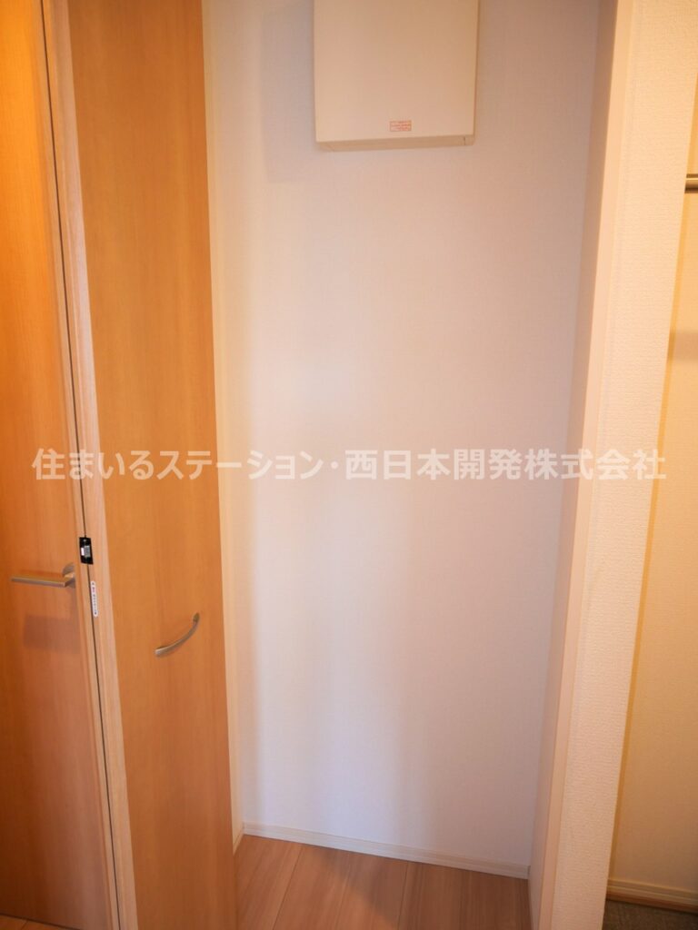 ヴェルデ溝口202_玄関収納2