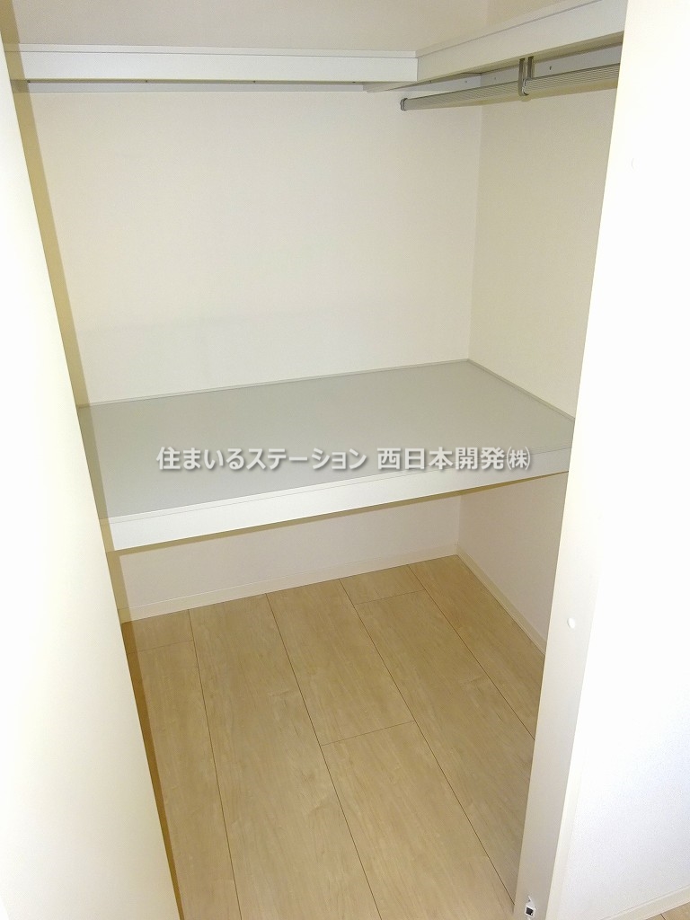 レーヴ102_洋室ウォークインクローゼット