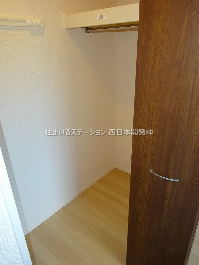ウィンクルムB102_北洋室ウォークインクローゼット
