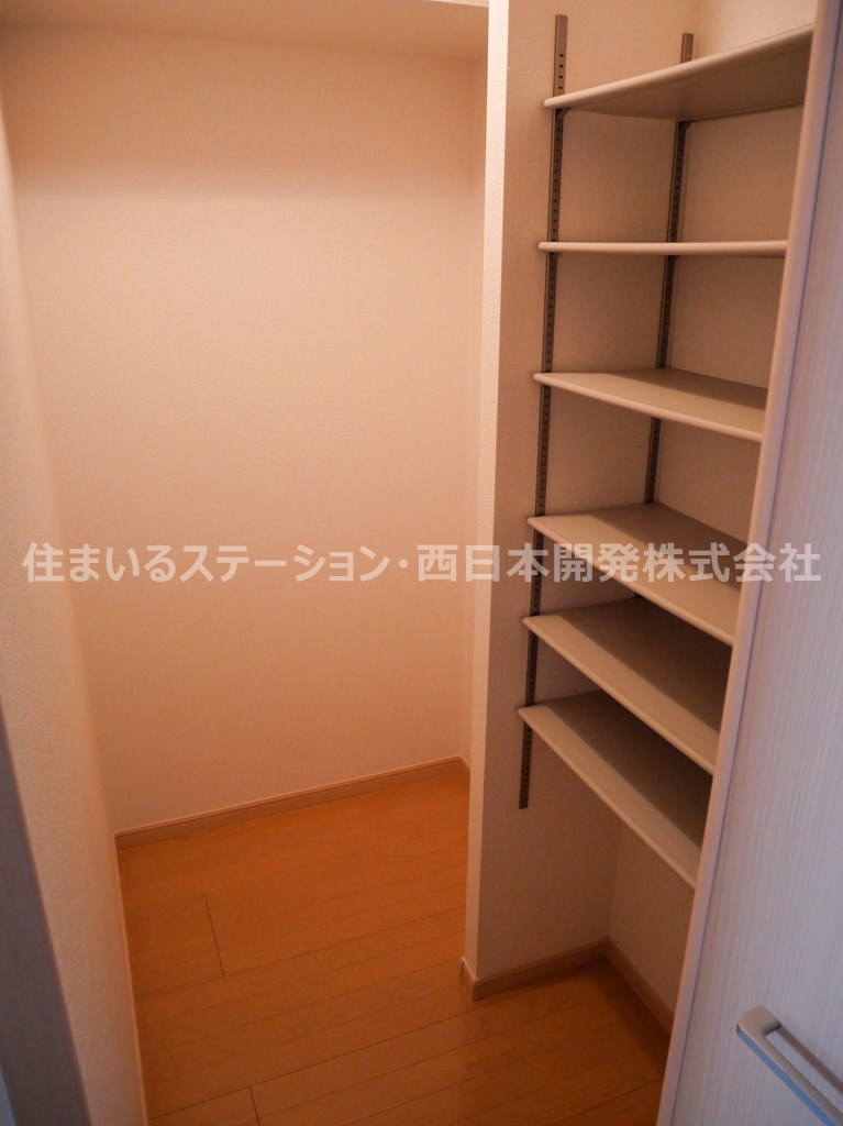 アルコバレーノ203_玄関収納